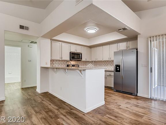5th image of 9901 Trailwood Dr APT 2015