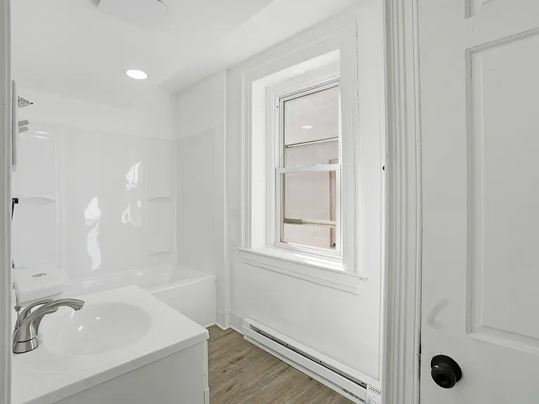 157 W Washington St — Photo 5