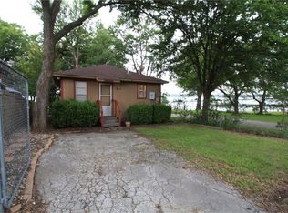 1333 E Lake Dr, Weatherford, TX 76087