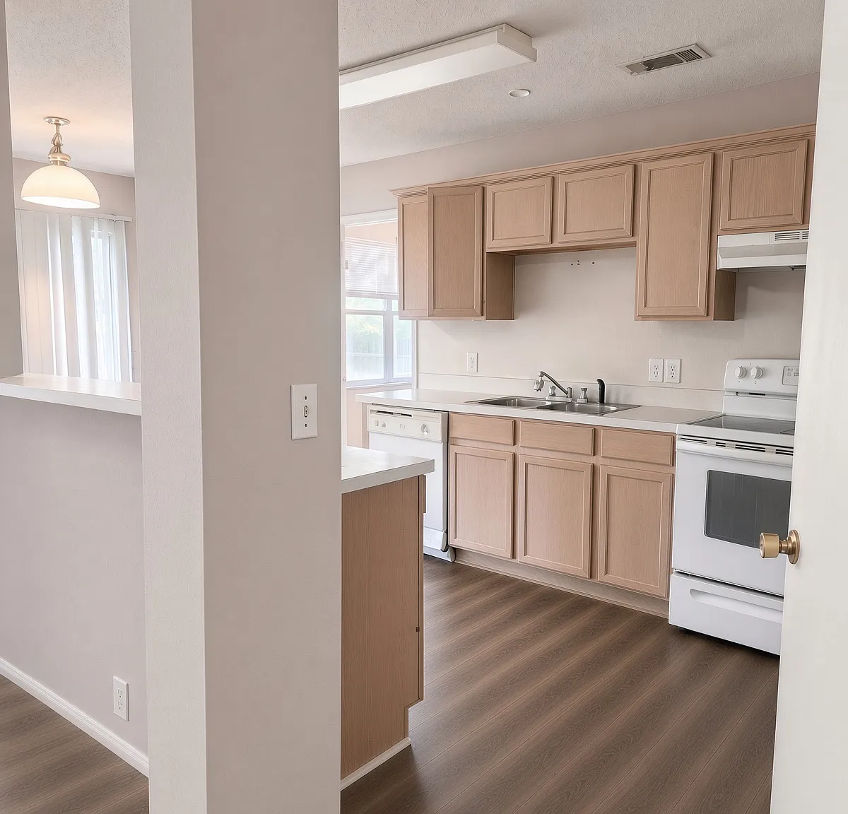 4 bed, 1515 sqft, $2,300 — Photo 3
