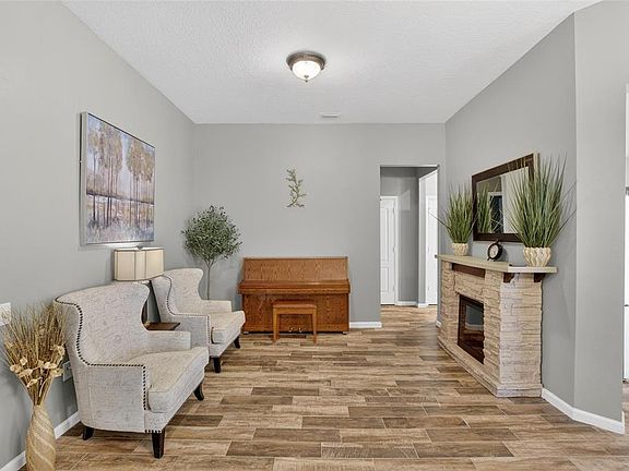 5th image of 5937 Riva Ridge Dr