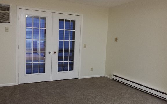 5th image of 636 Oriole Ct