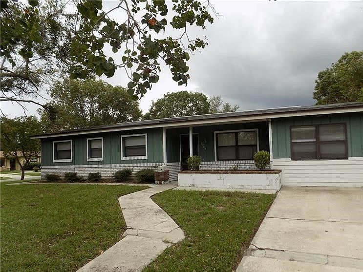 1st image of 2204 Driftwood Dr