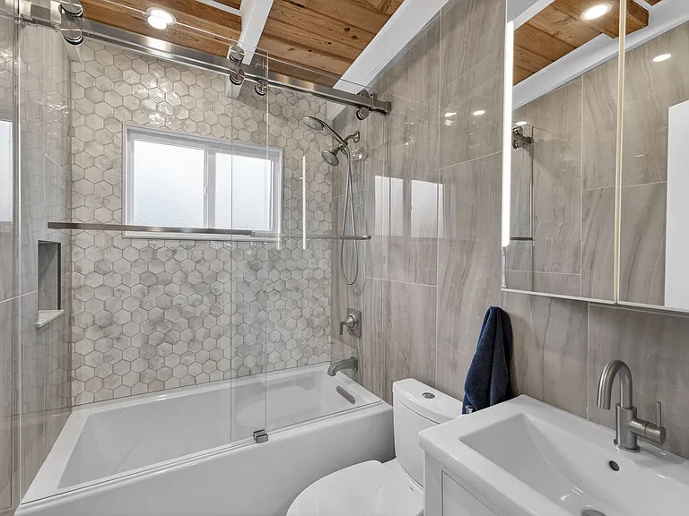 8234 Midnight Pass Rd — Photo 18