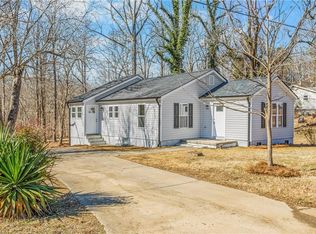 1217 Lakeview Heights Dr, High Point, NC 27265