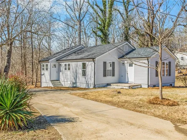 1217 Lakeview Heights Dr, High Point, NC 27265