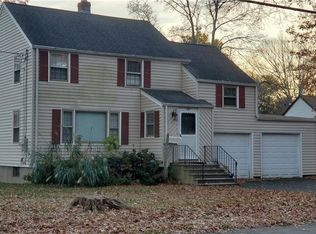 485 Connors Ln, Stratford, CT 06614