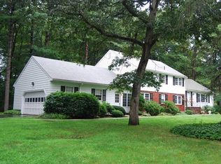 4 Winchester Dr, Bedford, MA 01730