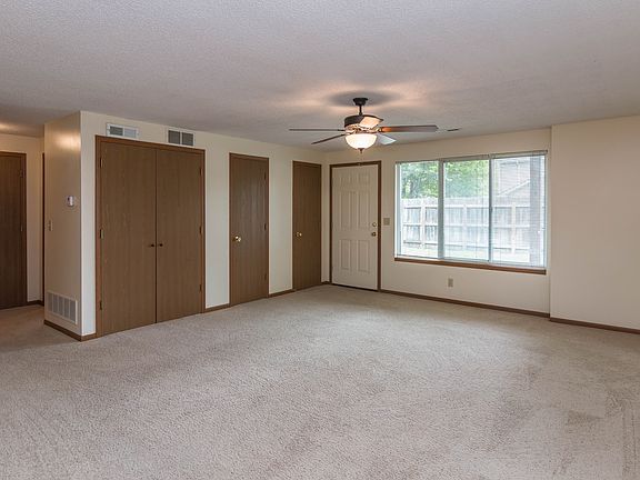 5th image of 2100 Arbor Ln Unit 11