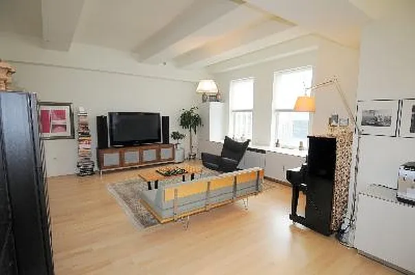 Sold by Citi Habitats | media 4