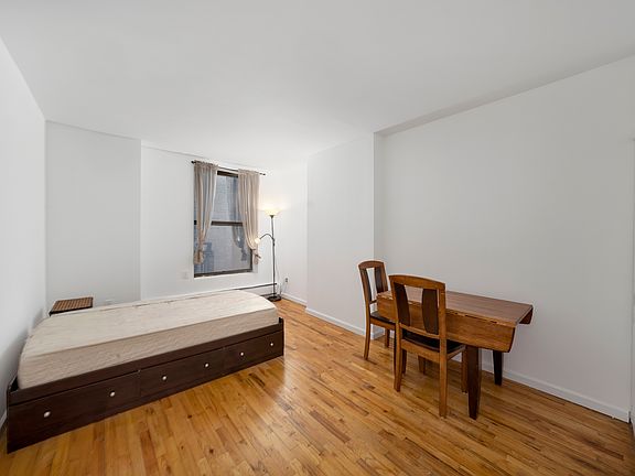 5th image of 446 W 47th St #E2
