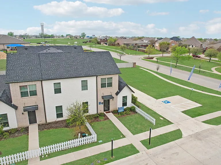Townhomes at Princeton Meadows — Photo 31