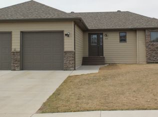 777 16th Ave East, Dickinson, ND 58601