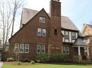 2858 Berkshire Rd, Cleveland Heights, OH 44118