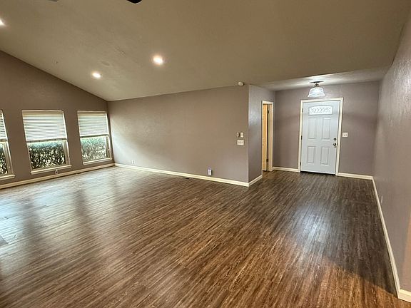 3rd image of 108 W Olympic Dr