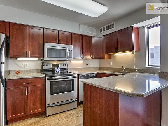 4th image of 4057 Walnut St APT 4