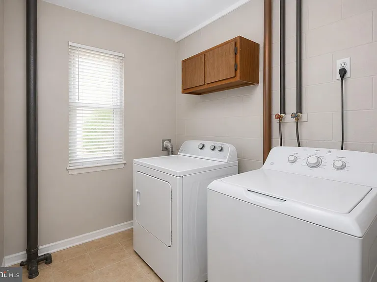 124 Hamlet Dr — Photo 17
