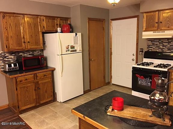 5th image of 1634 Vine Ave