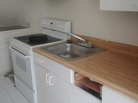 5th image of 229 W Harvey St #7