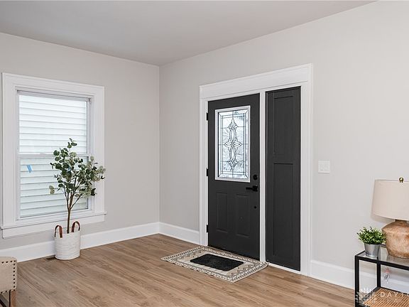 4th image of 809 Wellmeier Ave