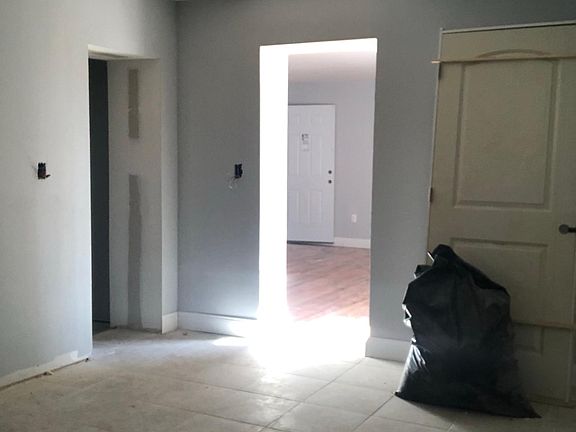 3rd image of 353 Mulberry St #2
