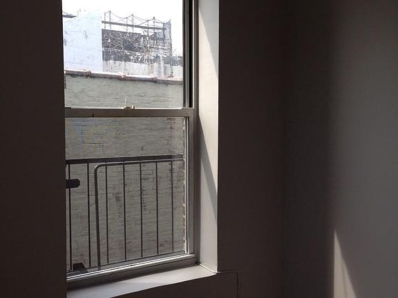 5th image of 158 Rogers Ave APT 1d