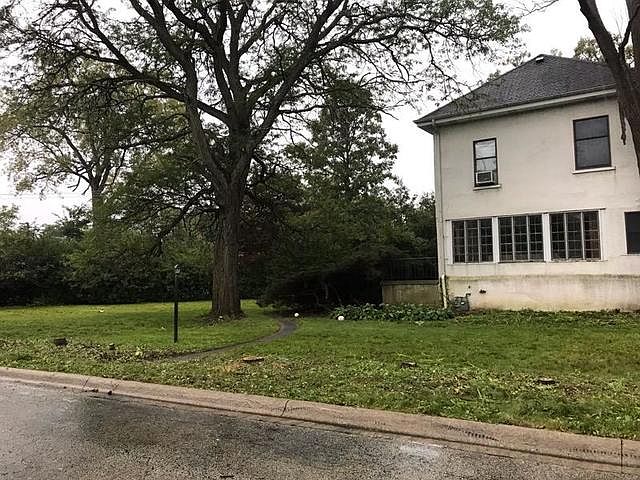 2nd image of 1136 Carol Ln