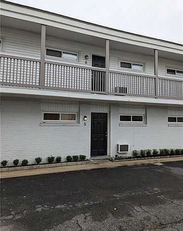 1st image of 251 Barry Ave #12