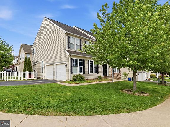 3rd image of 3741 Stonehouse Ln