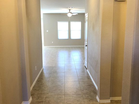 3rd image of 836 Hillrose Dr