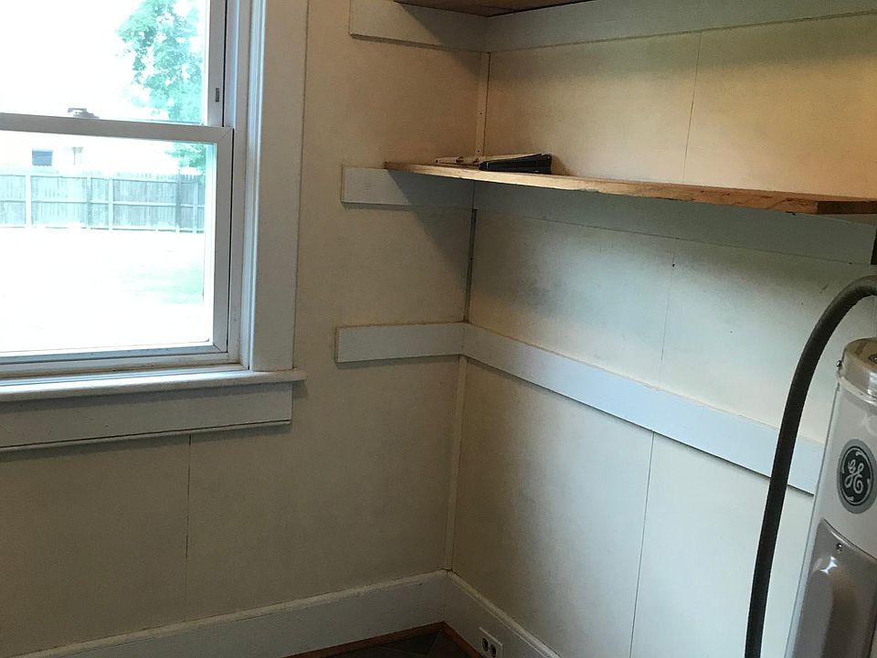 Walk-in Pantry