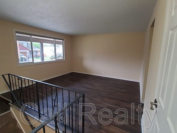 2nd image of 8425 E Valleyway Ave