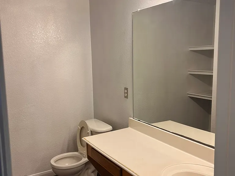 1017 Alexandria Dr — Photo 19