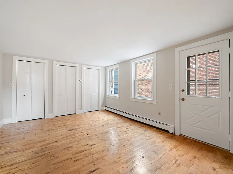 251 Bunker Hill St #2 — Photo 15