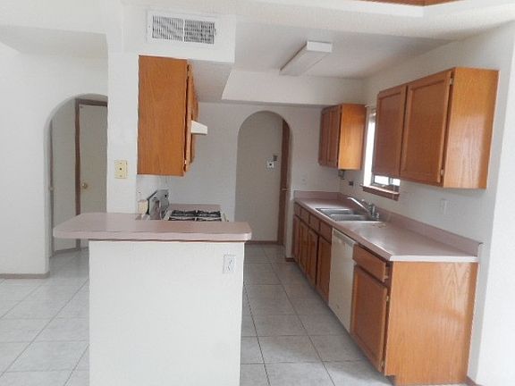 4th image of 8644 Pilgrimage Cir