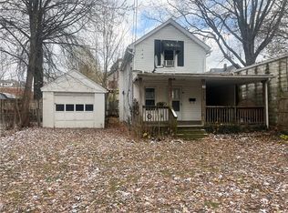 1329 Curtis St, Akron, OH 44301