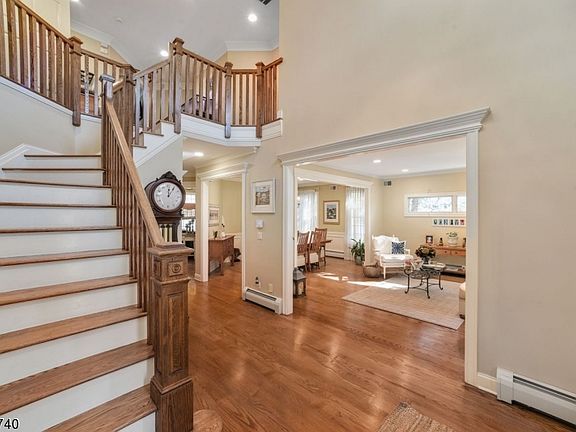 4th image of 16 Bonnyview Dr