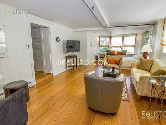 3rd image of 2051 Vallejo St