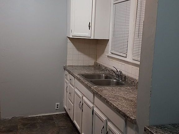 5th image of 15039 Sorrento St