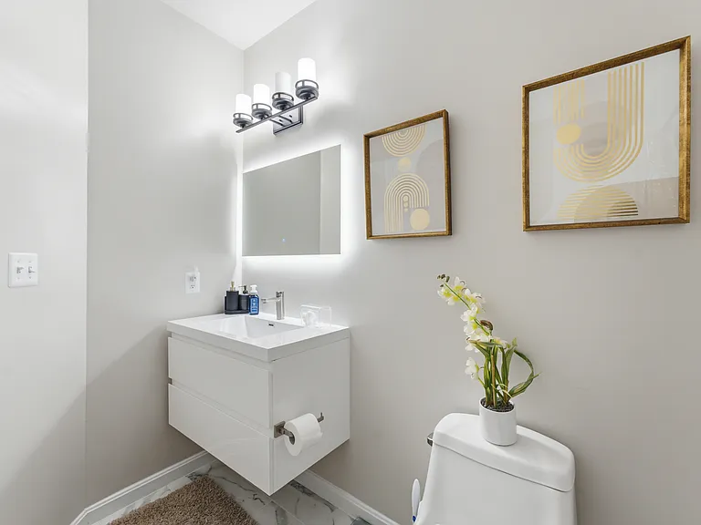 full bath upstairs