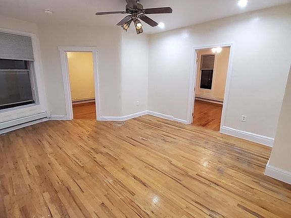 4th image of 2126 Newtown Ave #4