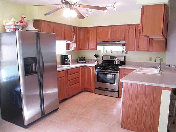 4th image of 9147 Berendo Ave
