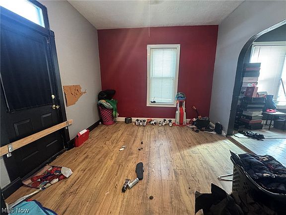 4th image of 7916 Maryland Ave