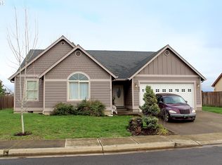 695 Andrian Dr, Molalla, OR 97038