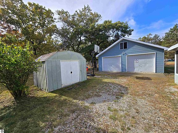 4th image of 1917 Corley Dr