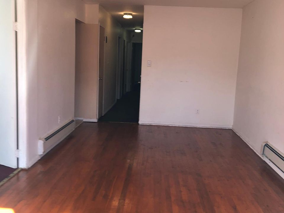 1st image of 8538 168th St #3