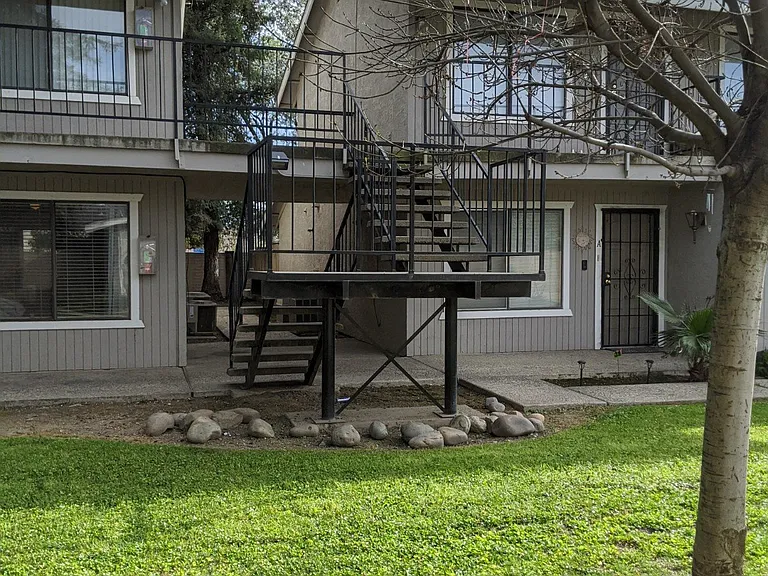 1684 Conestoga Dr #C — Photo 1