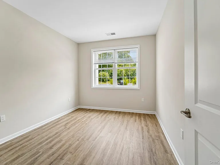 420 Tower Ridge Cir — Photo 10