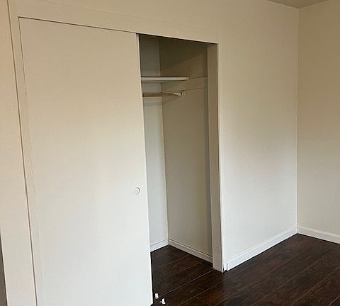 3rd image of 404 N 5th St #8