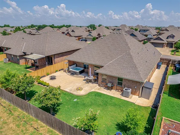 10824 NW 32nd Ter, Yukon, OK 73099